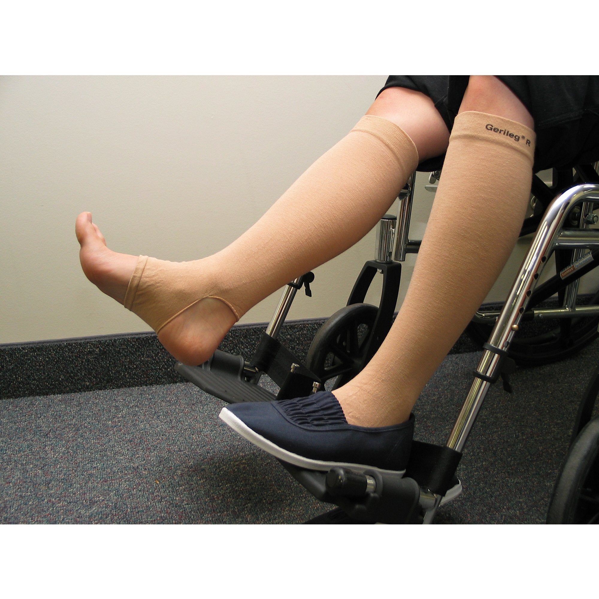 GeriLeg® Protective Leg Sleeve, Beige, Medium (1 Unit)