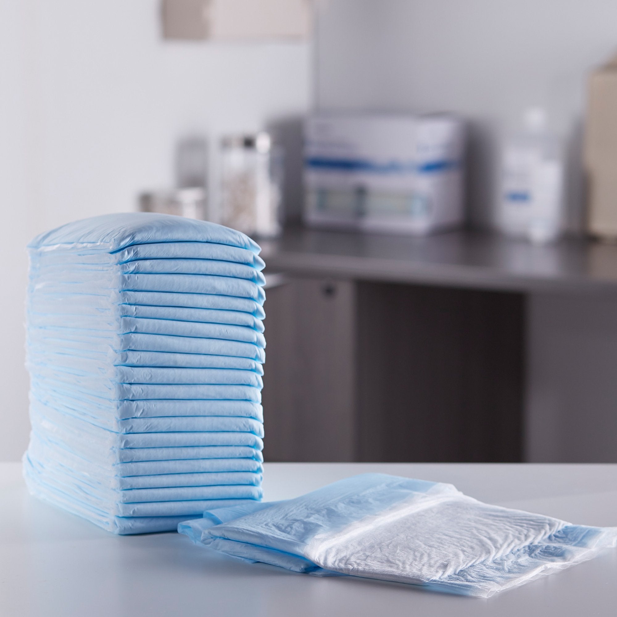 Disposable Underpad McKesson 23 X 36 Inch Polymer Moderate Absorbency - image 5
