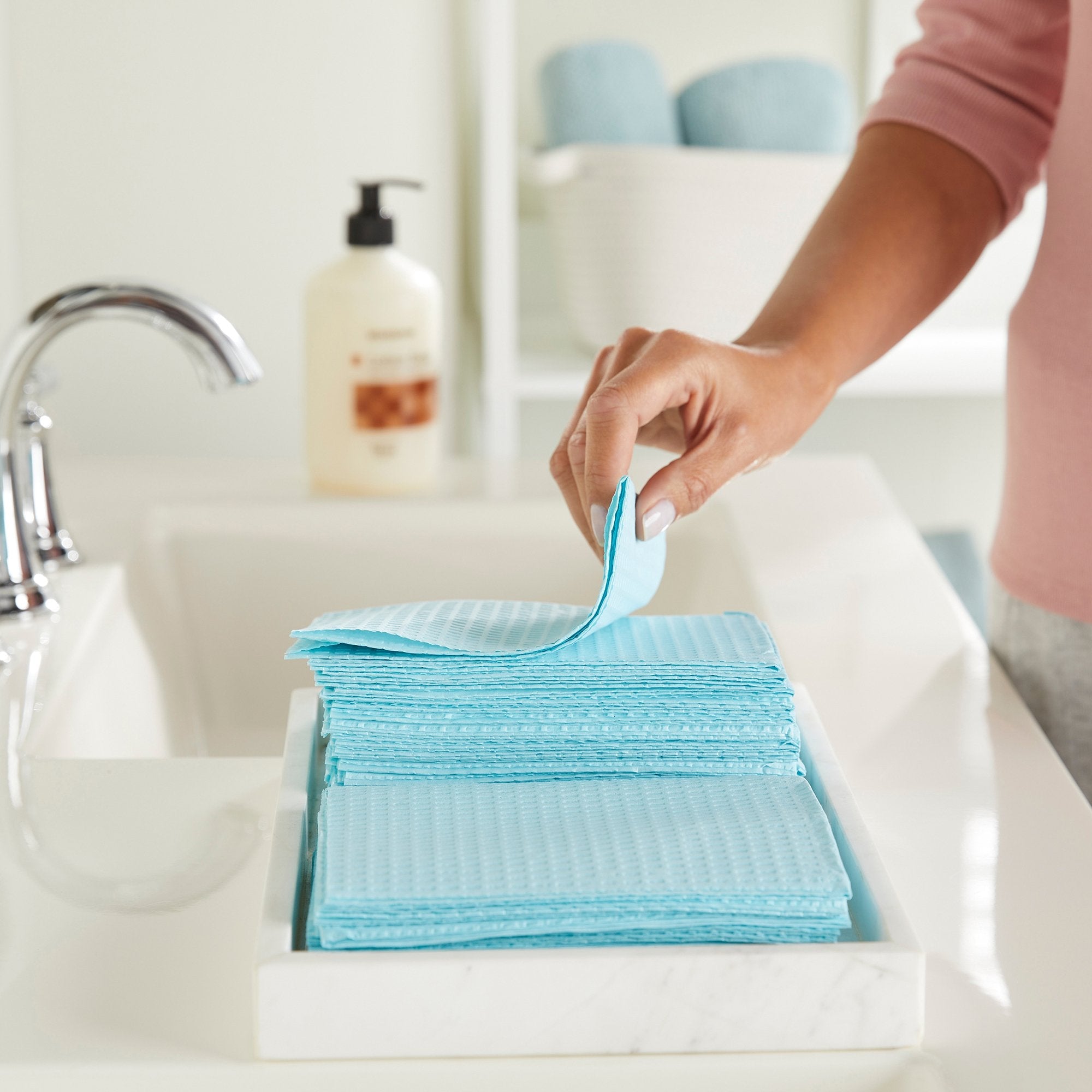 McKesson Nonsterile Blue Procedure Towels, 13 x 18 Inch (500 Units)