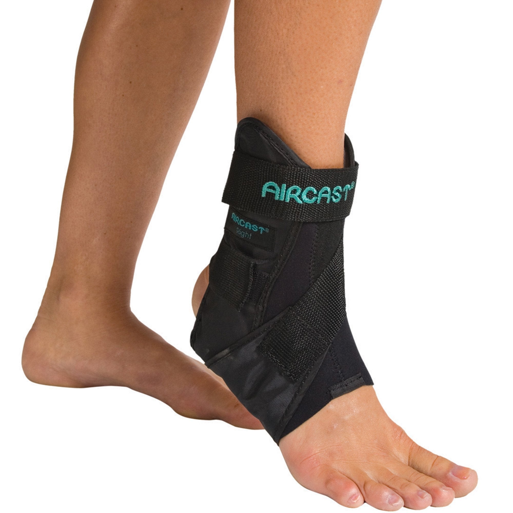 Aircast® Airsport™ Right Ankle Support, Medium (1 Unit)