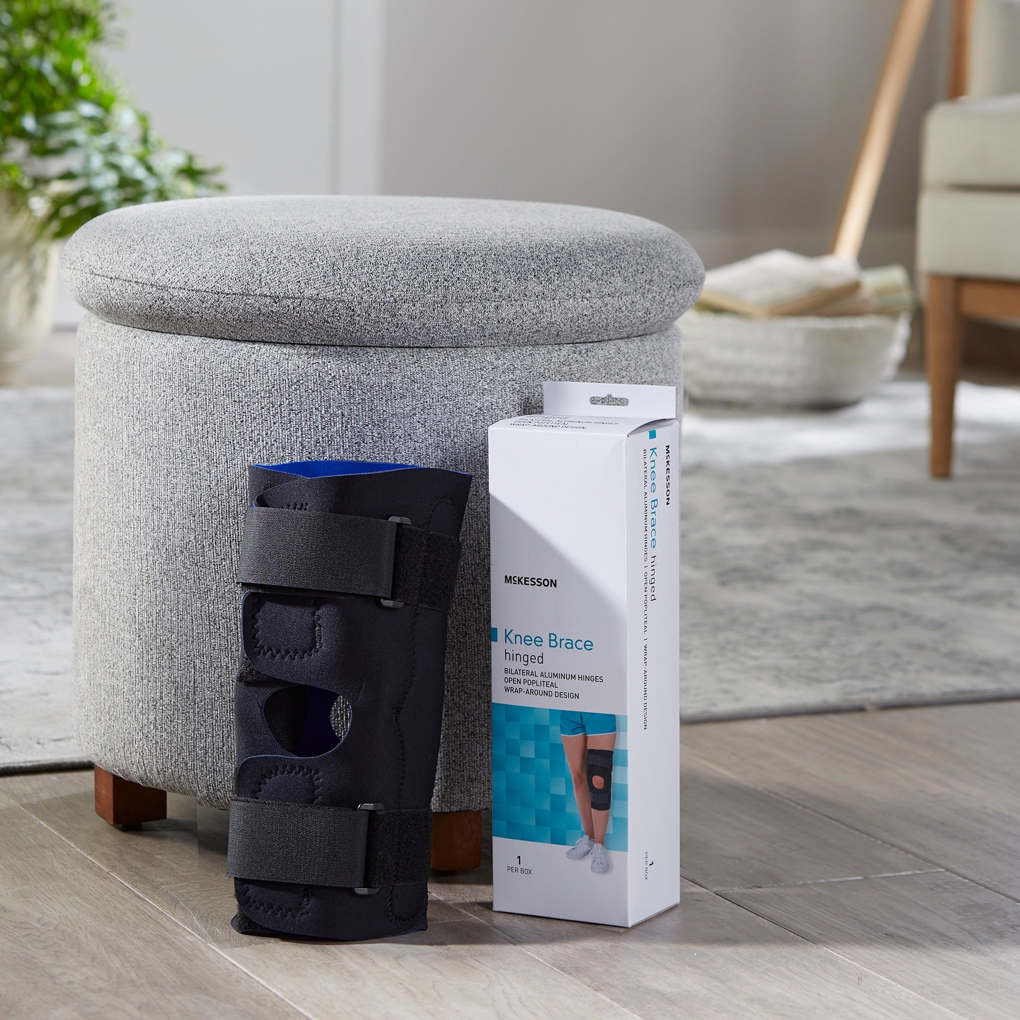 McKesson Hinged Knee Brace, Small (1 Unit)
