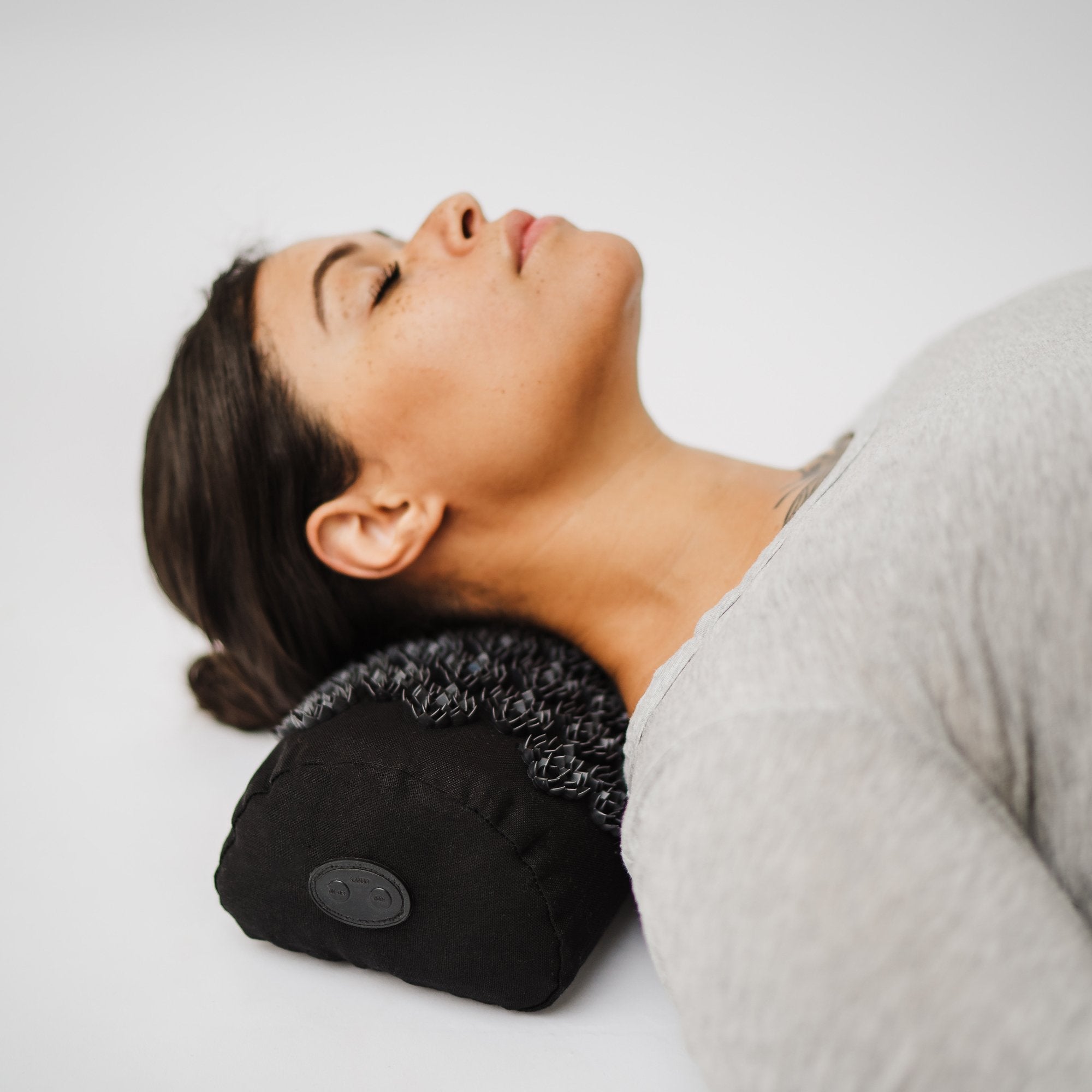 Kanjo Vibrating Acupressure Pillow (1 Unit)