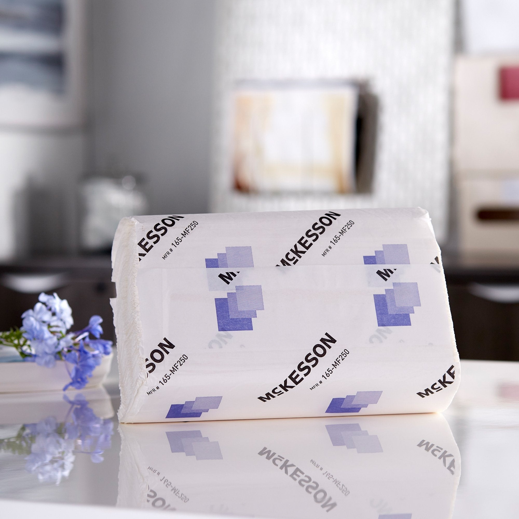 McKesson Multi-Fold Paper Towels - 1-Ply, White, 4000 Units, 9.06x9.45"