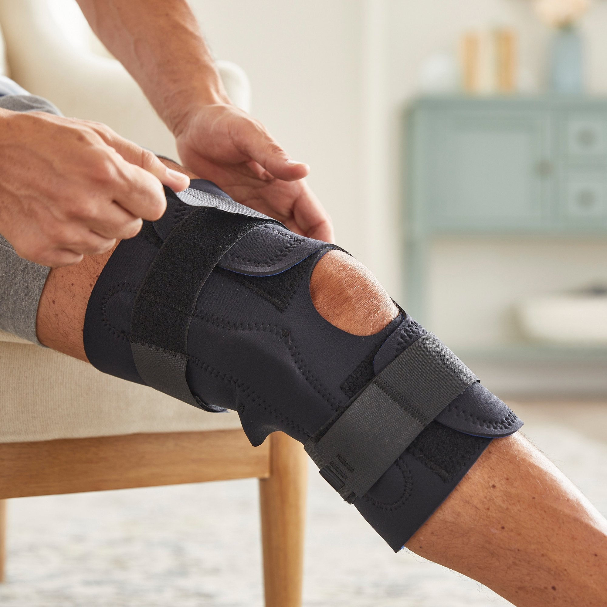 McKesson Hinged Knee Brace, Medium (1 Unit)